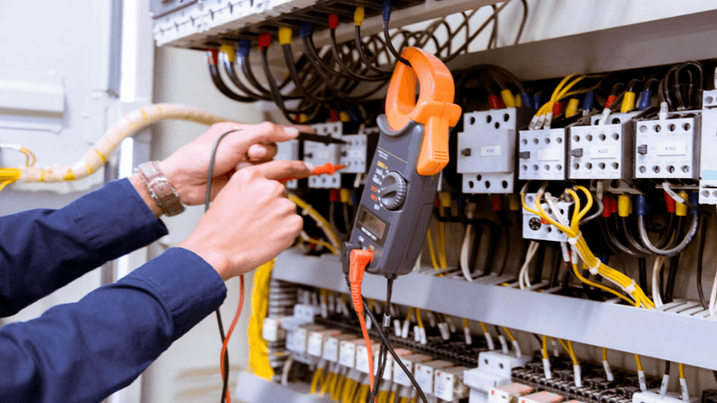 Why Hiring a Licensed Electrical Contractor Protects Your Home and Budget
