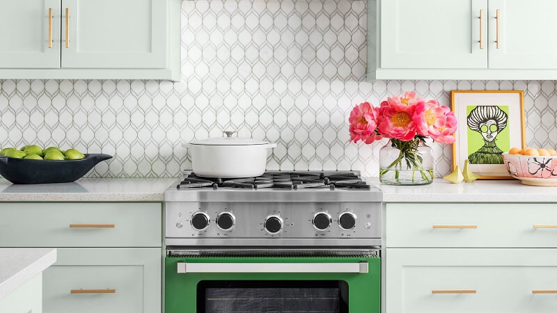 What Are People Putting on Their Kitchen Walls?